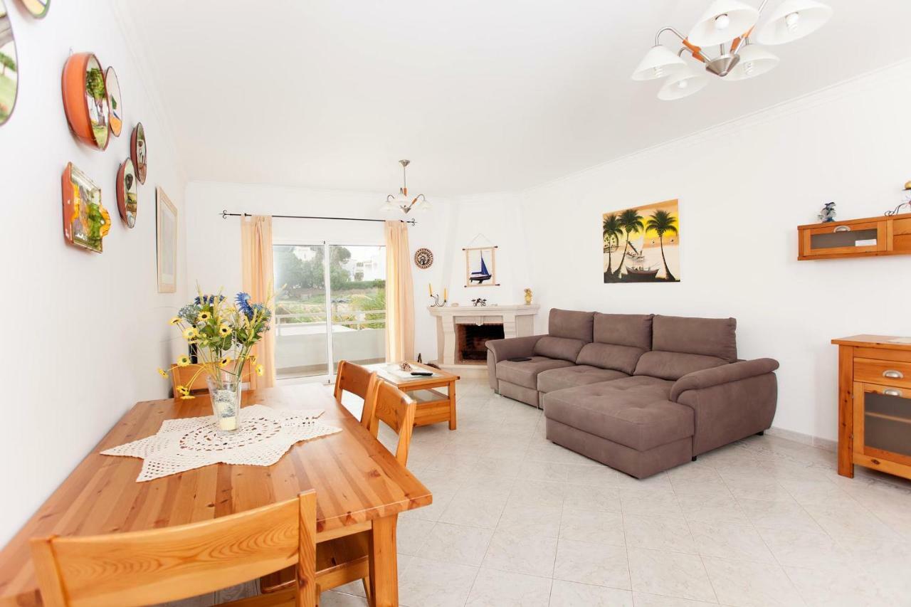 Os Apartamentos A Ramos Na Praia Da Gale Estao Inserido Em Condominio Com Piscina, Fica Apenas A 350 Metros Da Praia Da Gale - Apartamentos Com Ar Condicionado Tanto Nos Quartos Como Na Sala, Smart Tv Com Prime Video E Cozinha Completa Albufeira Exteriör bild