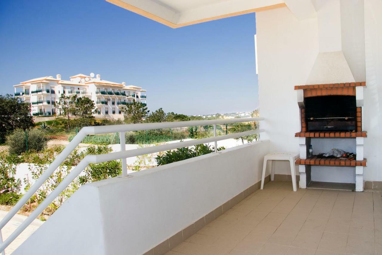 Os Apartamentos A Ramos Na Praia Da Gale Estao Inserido Em Condominio Com Piscina, Fica Apenas A 350 Metros Da Praia Da Gale - Apartamentos Com Ar Condicionado Tanto Nos Quartos Como Na Sala, Smart Tv Com Prime Video E Cozinha Completa Albufeira Exteriör bild
