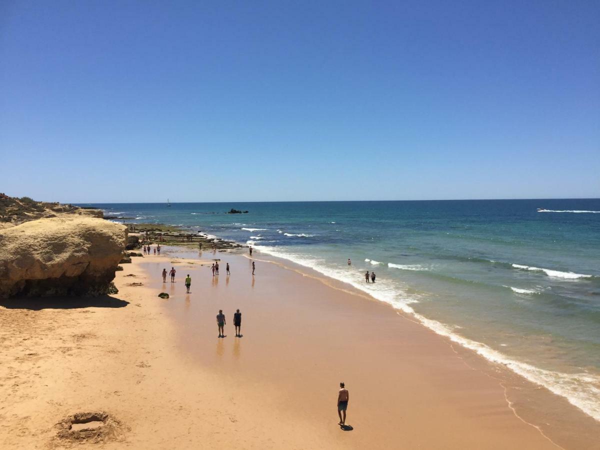 Os Apartamentos A Ramos Na Praia Da Gale Estao Inserido Em Condominio Com Piscina, Fica Apenas A 350 Metros Da Praia Da Gale - Apartamentos Com Ar Condicionado Tanto Nos Quartos Como Na Sala, Smart Tv Com Prime Video E Cozinha Completa Albufeira Exteriör bild